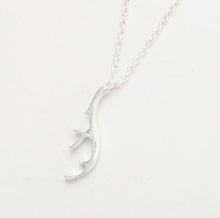 Load image into Gallery viewer, Antler Necklace